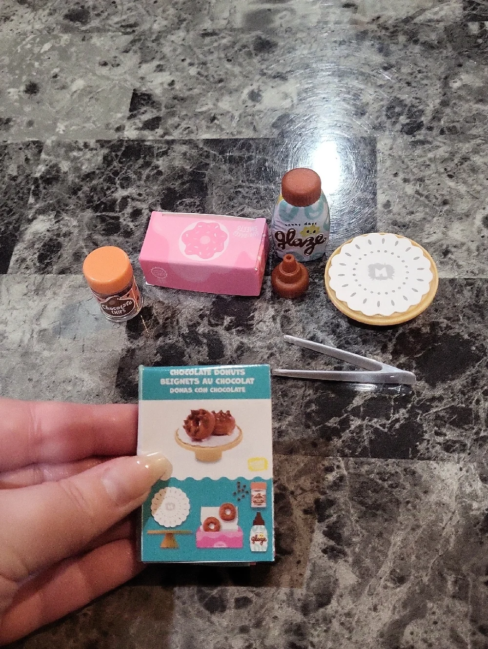 Miniverse Make It Mini Chocolate Donuts